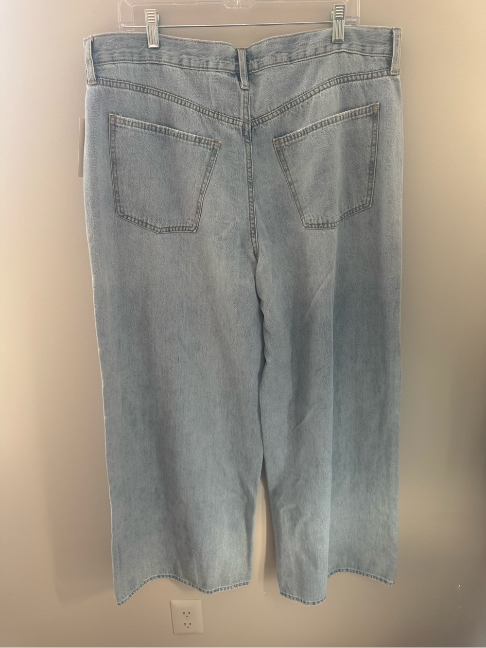 Universal Thread Mid-Rise Super Wide Leg - Picture 5 of 5